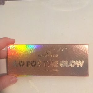 💞4 for $15💞Essence Go For the Glow Highlighter